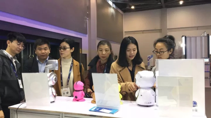 勇艺达机器人展位