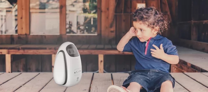 智能早教机器人团团勇