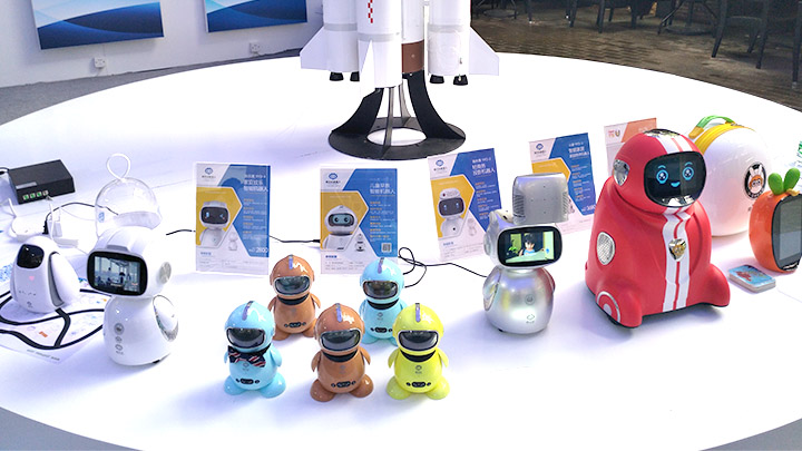 勇艺达机器人展位