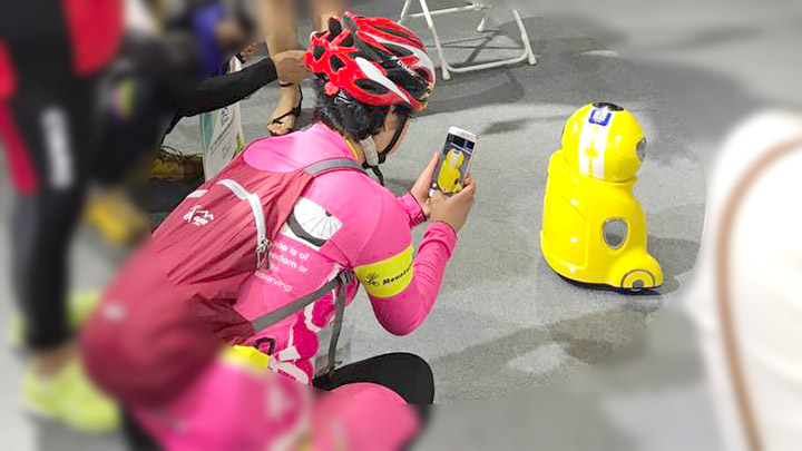 勇艺达机器人现场展位