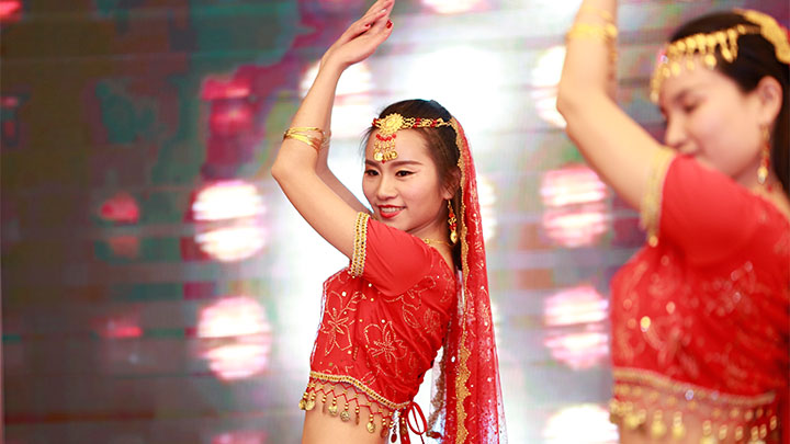 印度舞《欢乐地跳吧》